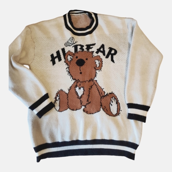 bear Sweaters - Hi Bear heart butterfly heavyweight sweater cream oversized small crew